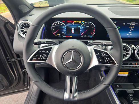 New 2026 Mercedes-Benz GLB 250 4MATIC image 14