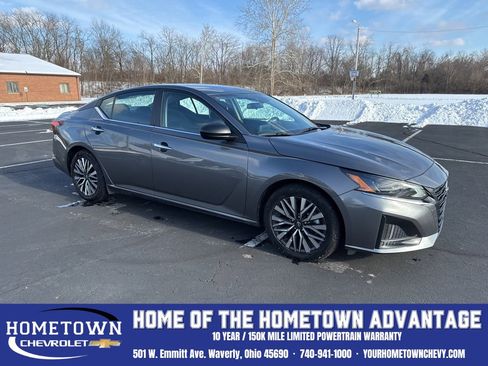 Used 2024 Nissan Altima 2.5 SV image 1