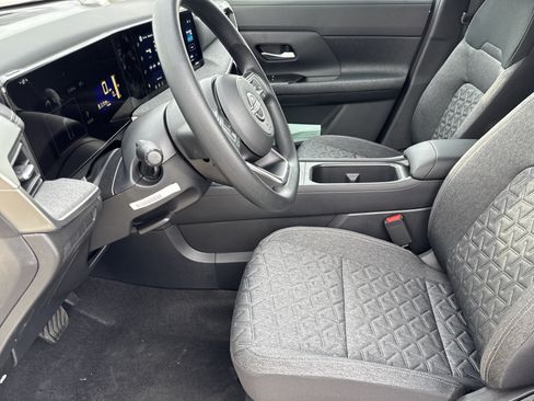 New 2026 Nissan Kicks SV w/ Cold Weather Package AWD/4WD image 9