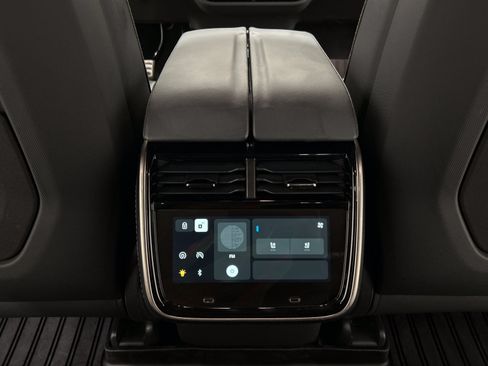 Used 2024 Rivian R1S Adventure AWD/4WD image 30