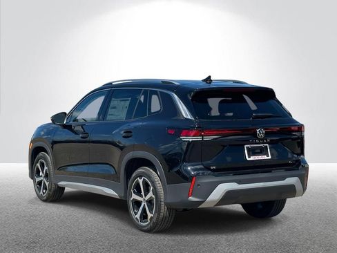 New 2026 Volkswagen Tiguan SE AWD/4WD image 3