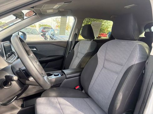 Used 2023 Nissan Rogue SV image 17