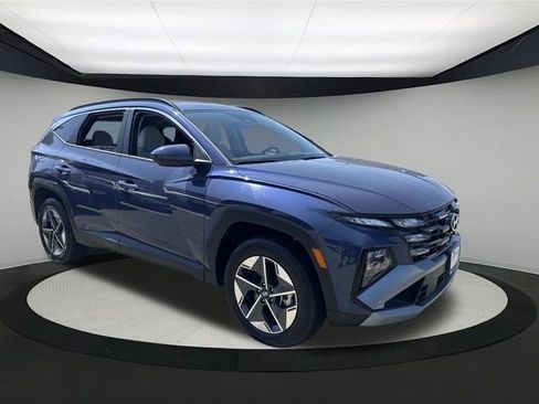 Certified 2025 Hyundai Tucson SEL AWD/4WD image 2
