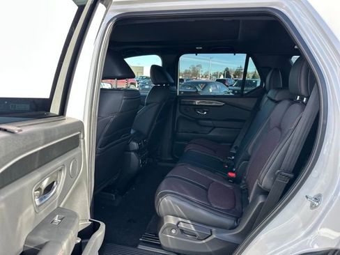 New 2025 Honda Pilot Black Edition image 15