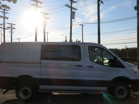 Used 2022 Ford Transit 250 Low Roof w/ Exterior Upgrade Package RWD image 5