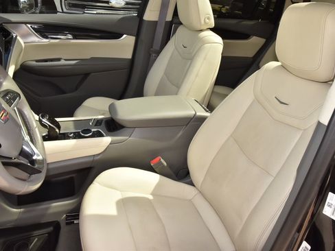 Used 2020 Cadillac XT6 Premium Luxury image 34