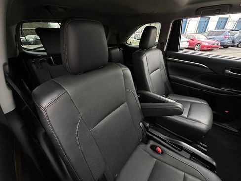 Used 2016 Toyota Highlander Limited Platinum image 40