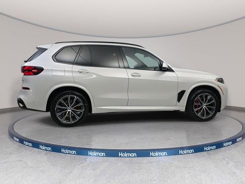 New 2026 BMW X5 xDrive40i w/ M Sport Package image 4