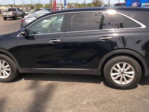 Used 2020 Kia Sorento LX FWD image 4