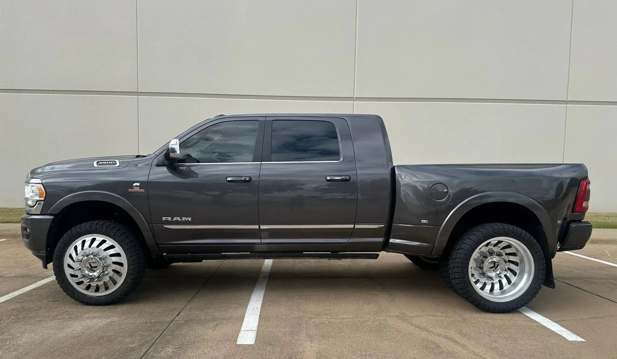 Used 2019 RAM 3500 Limited AWD/4WD image 1