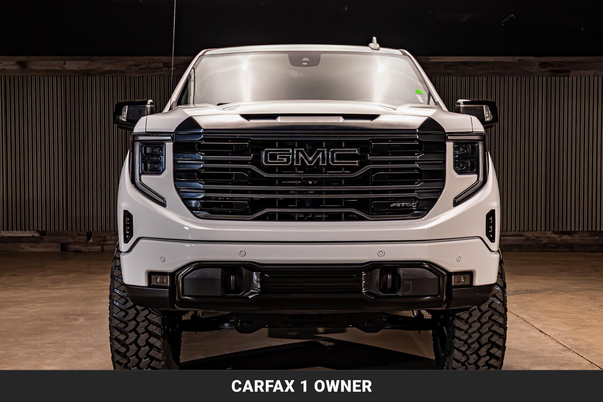 Used 2023 GMC Sierra 1500 AT4 w/ AT4 Premium Package AWD/4WD image 4