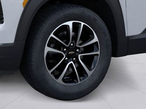New 2026 Chevrolet TrailBlazer LT w/ Convenience Package AWD/4WD image 9
