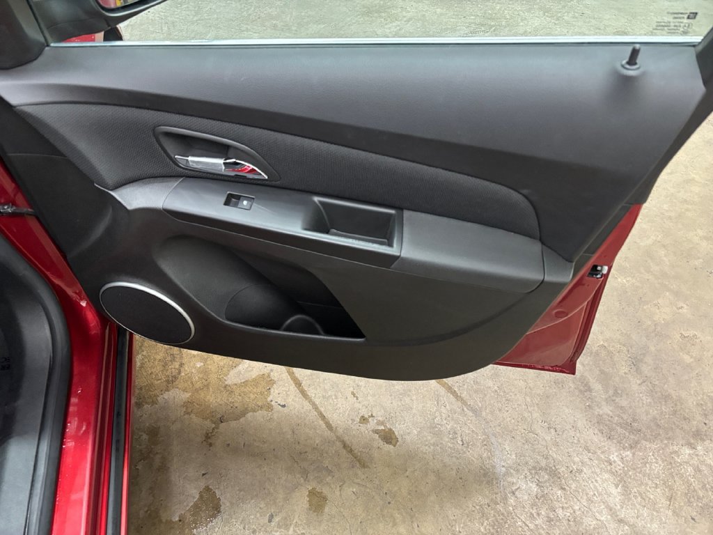 Used 2011 Chevrolet Cruze LT FWD image 20