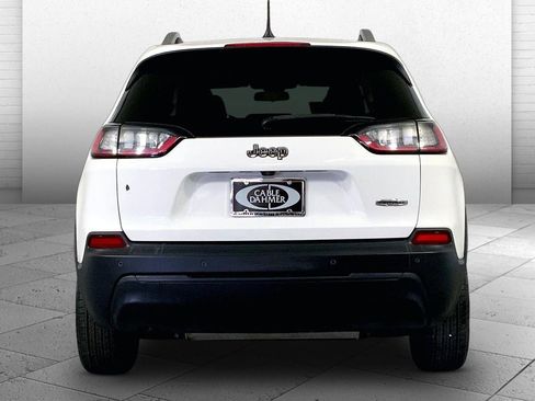 Used 2019 Jeep Cherokee Latitude Plus image 3