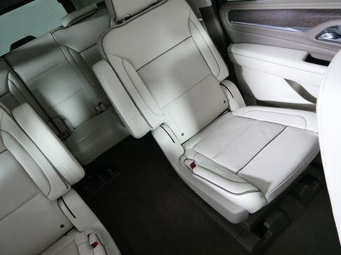 Used 2022 GMC Yukon XL Denali image 14