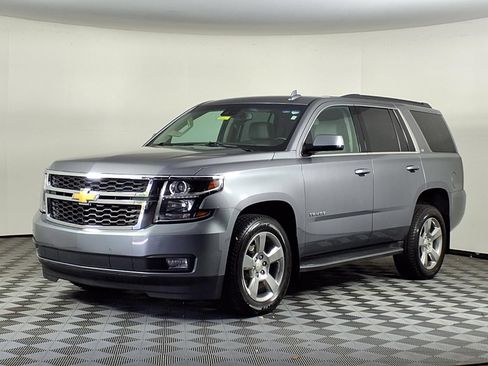 Used 2020 Chevrolet Tahoe LT w/ Luxury Package RWD image 3