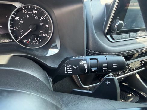 Used 2024 Nissan Rogue S AWD/4WD image 32
