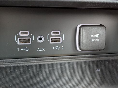 New 2025 Jeep Grand Cherokee Altitude image 19