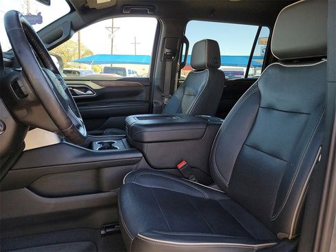 Used 2022 Chevrolet Suburban Premier image 12