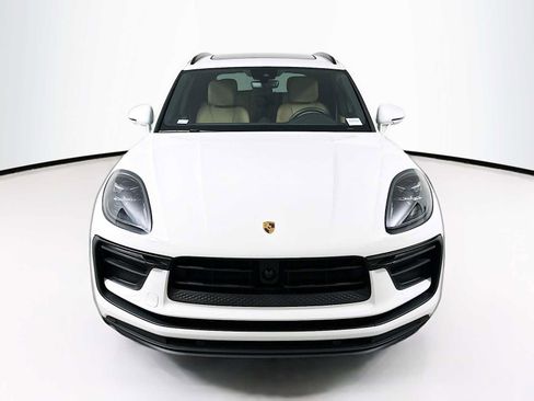 Used 2025 Porsche Macan image 6