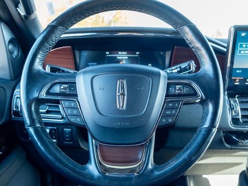 Used 2023 Lincoln Navigator Reserve image 10