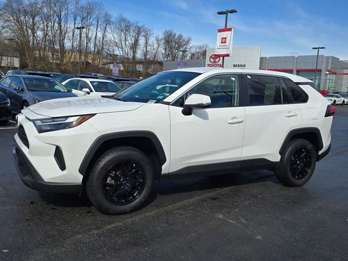 Used 2023 Toyota RAV4 LE image 3