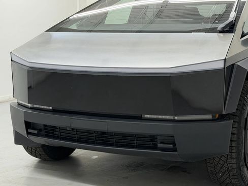 Used 2025 Tesla Cybertruck 2WD Crew Cab image 87