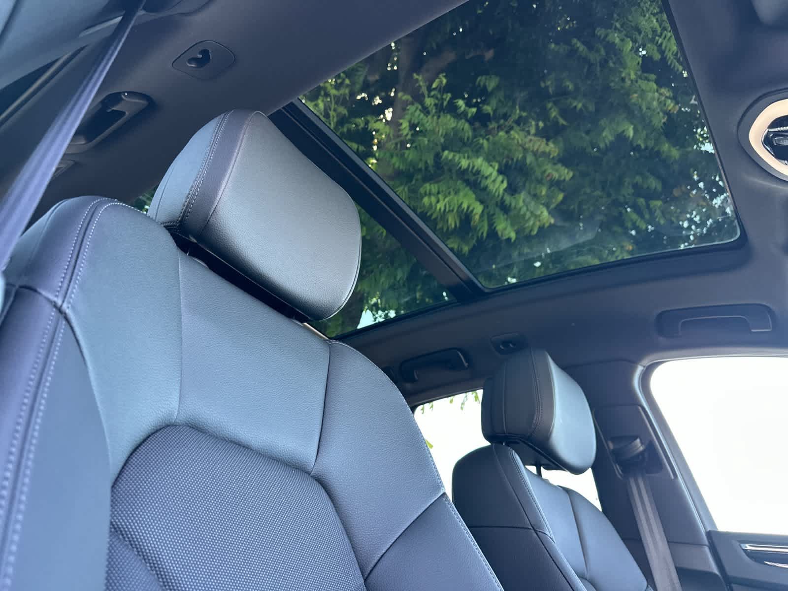 Certified 2025 Porsche Macan AWD/4WD image 18