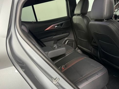 Used 2024 Chevrolet Equinox EV RS FWD image 31