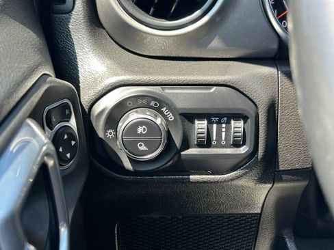 Used 2022 Jeep Gladiator Sport AWD/4WD image 19