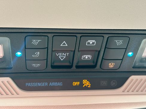 Used 2025 Ford Expedition Active AWD/4WD image 18