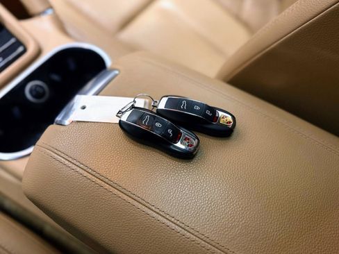 Used 2017 Porsche Cayenne S image 24