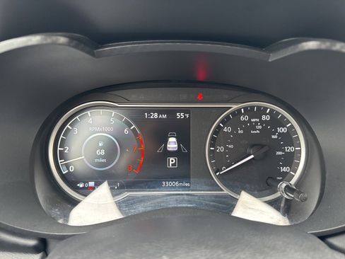 Used 2025 Nissan Versa SR image 25