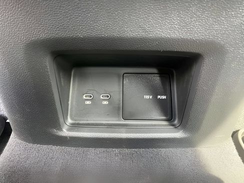 Used 2024 Volkswagen Atlas Cross Sport SEL AWD/4WD image 20