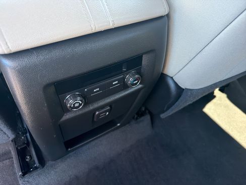 Used 2023 Chevrolet Traverse LS FWD image 11