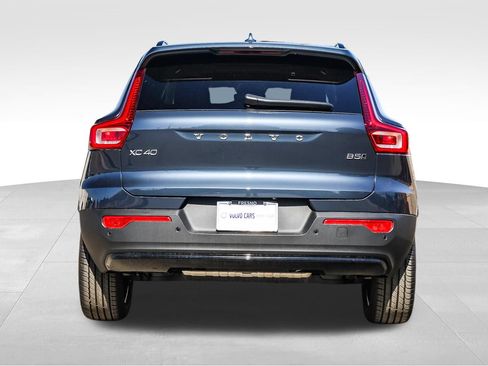 Used 2026 Volvo XC40 B5 Core AWD/4WD image 7