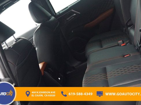 Used 2022 Mitsubishi Outlander SEL image 17