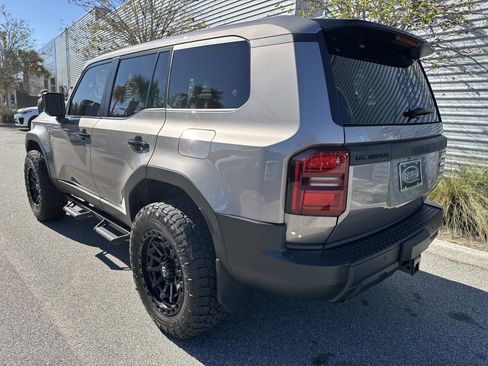 Used 2024 Toyota Land Cruiser image 3