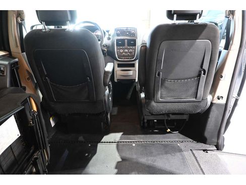 Used 2014 Dodge Grand Caravan SXT FWD image 21