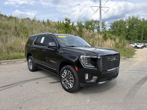 Used 2023 GMC Yukon Denali Ultimate AWD/4WD image 3