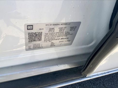 Used 2023 Buick Enclave Essence w/ LPO, Floor Liner Package AWD/4WD image 29