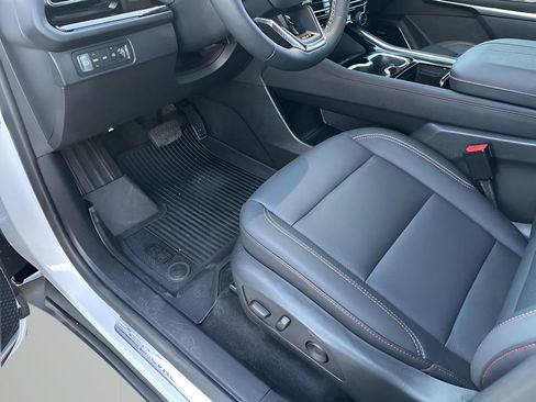 Used 2025 Chevrolet Traverse Z71 w/ Enhanced Driving Package image 28