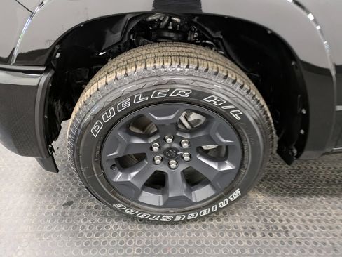 Used 2025 RAM 1500 Big Horn AWD/4WD image 7