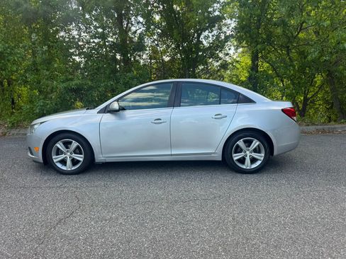 Used 2014 Chevrolet Cruze LT FWD image 2