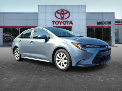 Certified 2025 Toyota Corolla LE FWD image 8