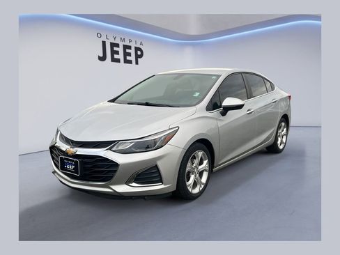 Used 2019 Chevrolet Cruze Premier image 1
