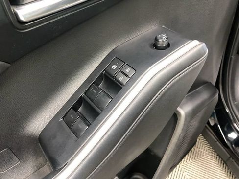 Used 2022 Toyota Highlander XLE AWD/4WD image 13