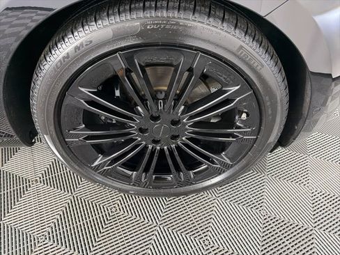 Used 2026 Land Rover Range Rover Long Wheelbase SE image 27