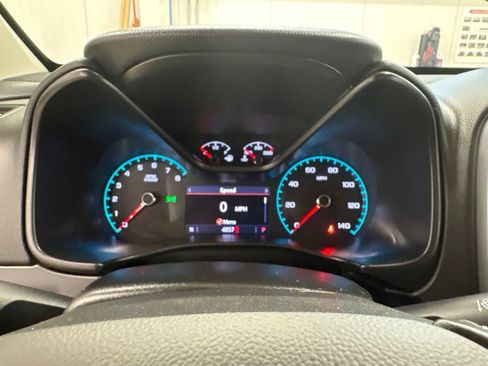 Used 2022 Chevrolet Colorado LT w/ Chrome Appearance Package AWD/4WD image 8