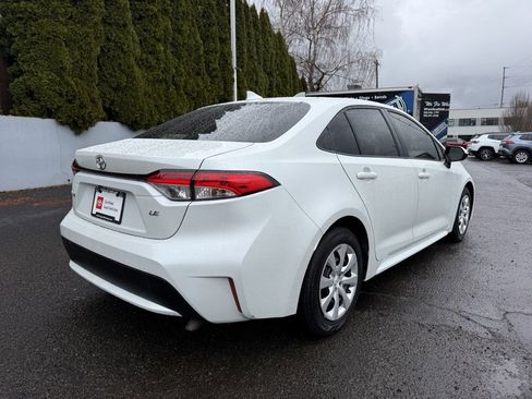 Certified 2022 Toyota Corolla LE image 9